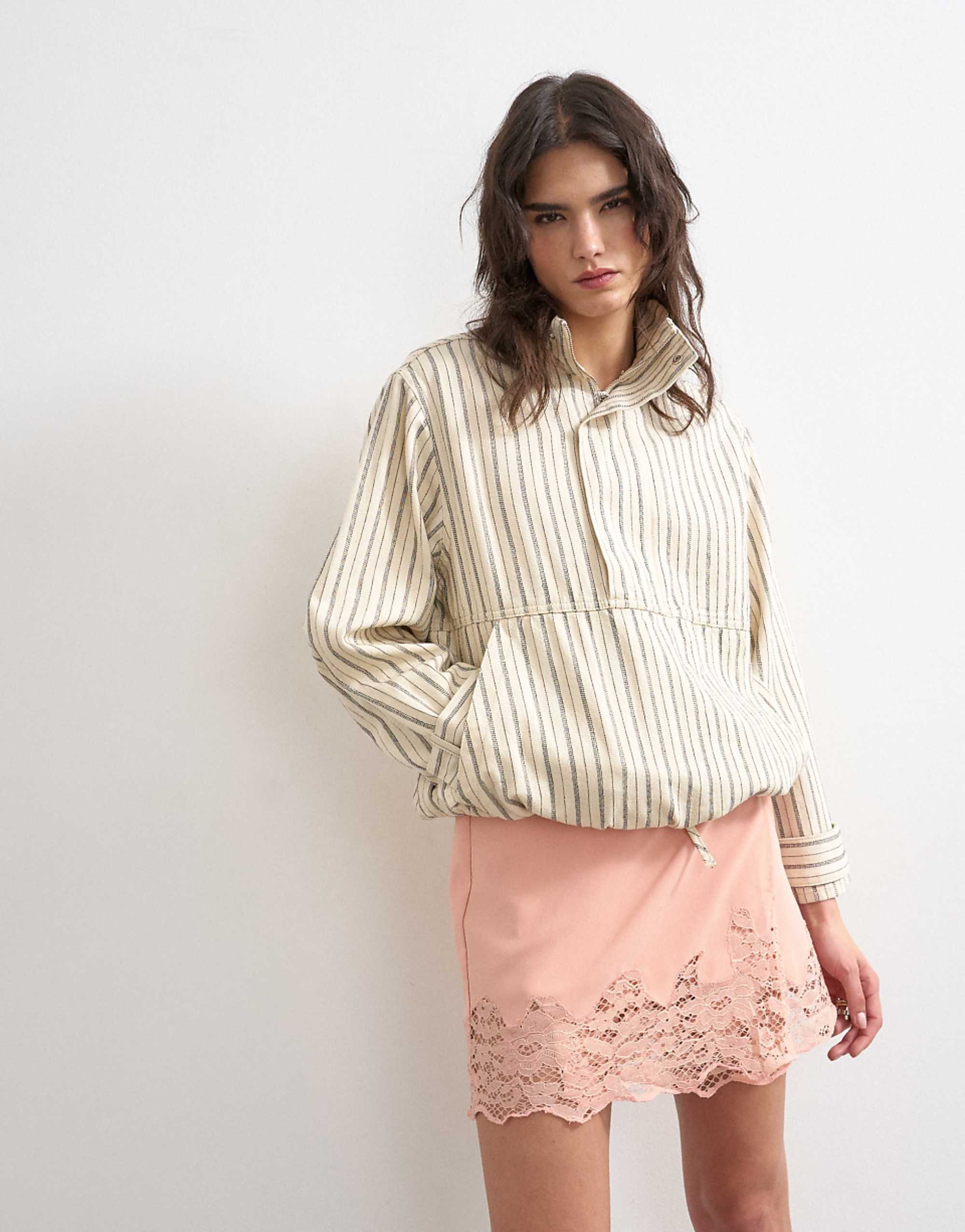 Topshop 粉紅蕾絲下擺裹身迷你裙