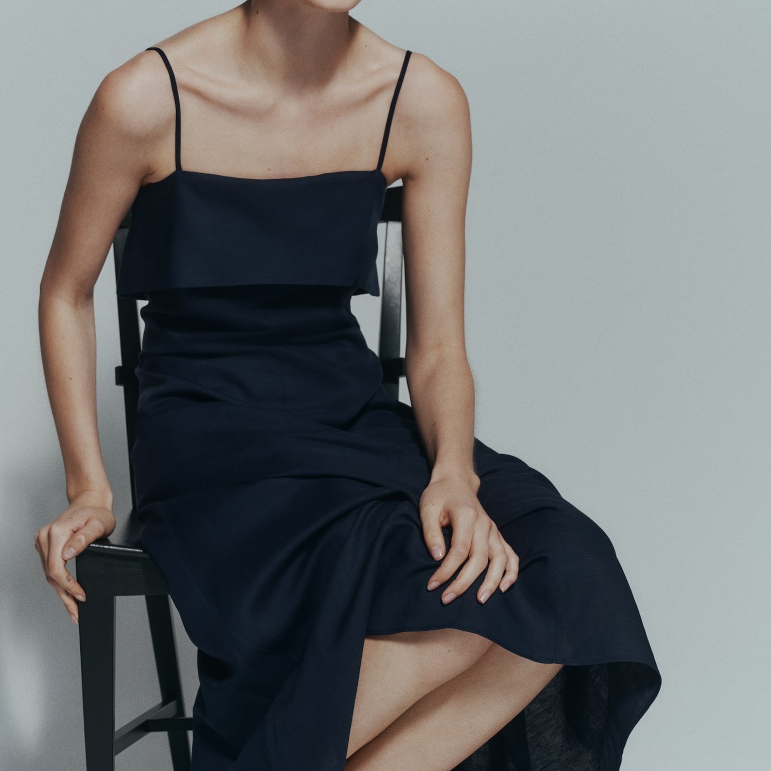 Vestido en mezcla de lino con tirantes espagueti

