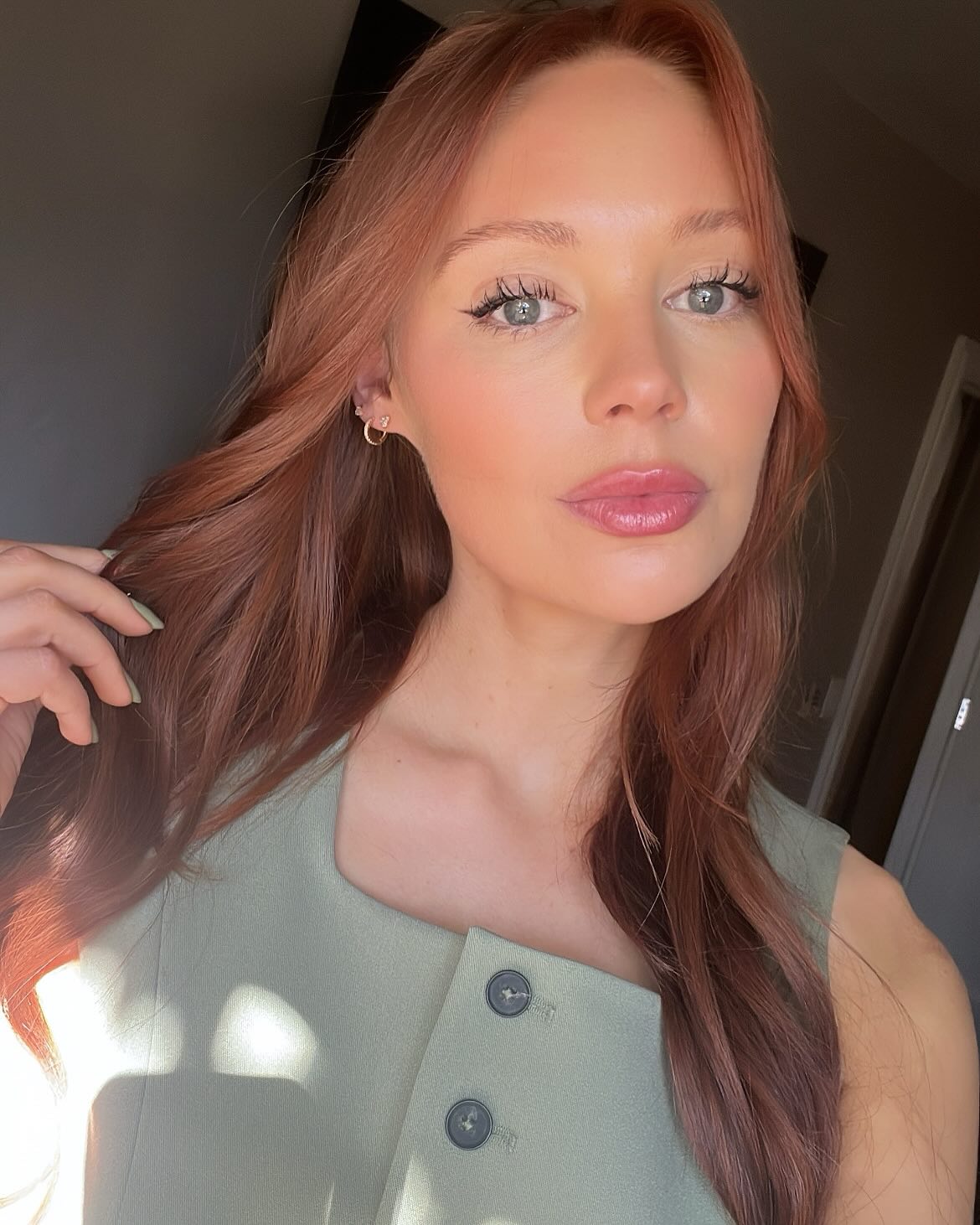 www 美容總監 Erin Jahns 的自拍照