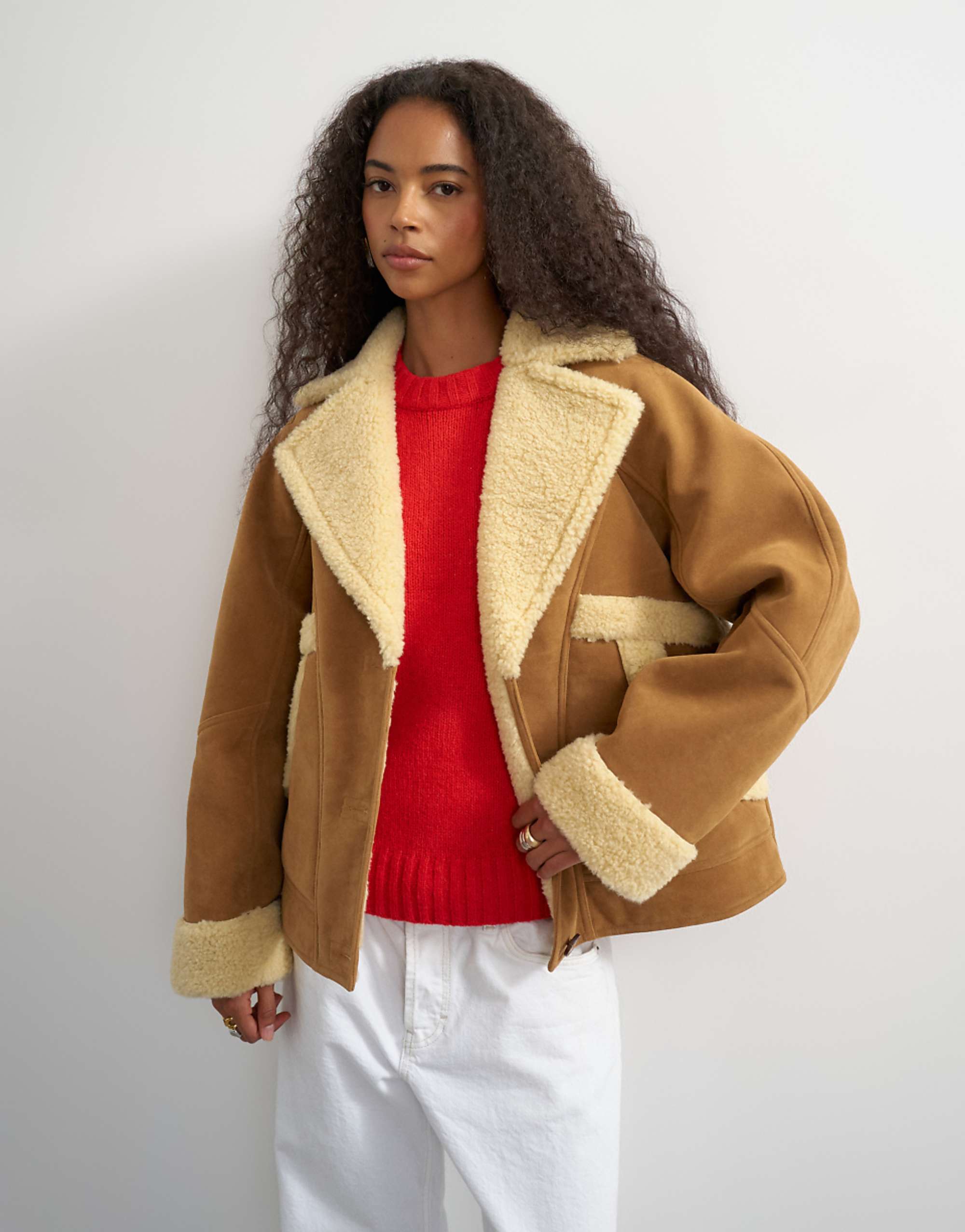 Topshop 米色超級大輪廓人造剪羊毛短夾克