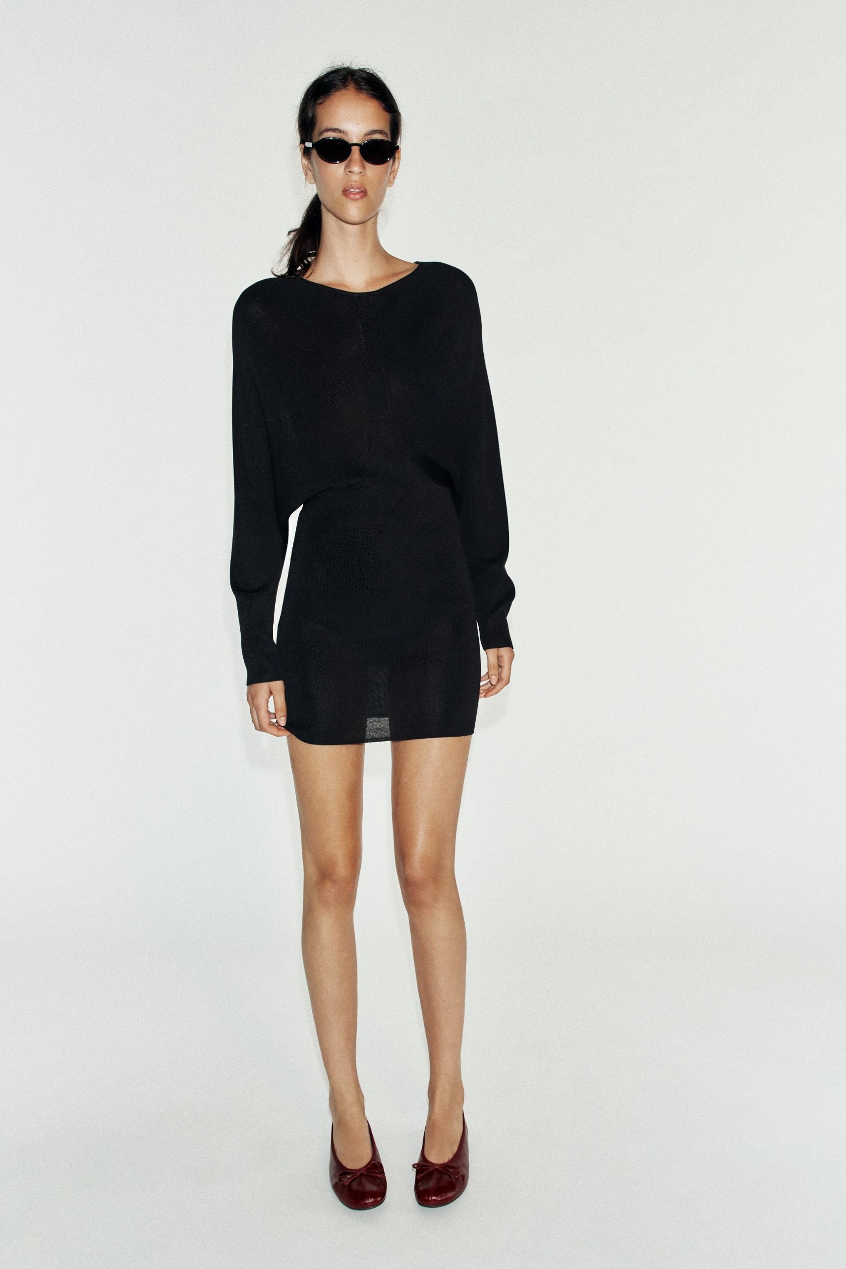 Zara，接縫短針織連身裙