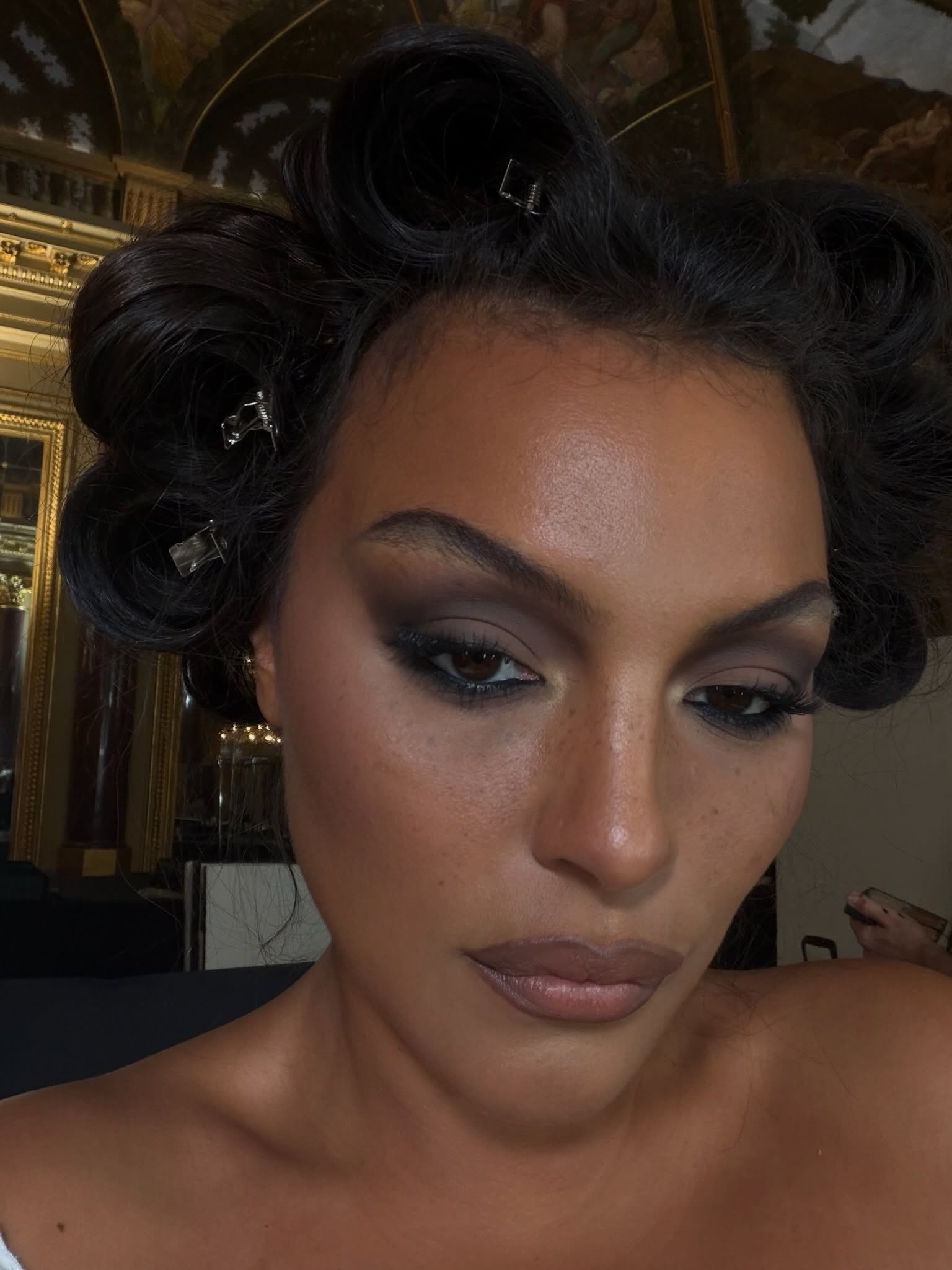 帕洛瑪·埃爾塞瑟 (Paloma Elsesser) 有著冷色調、雕刻般的眼睛。