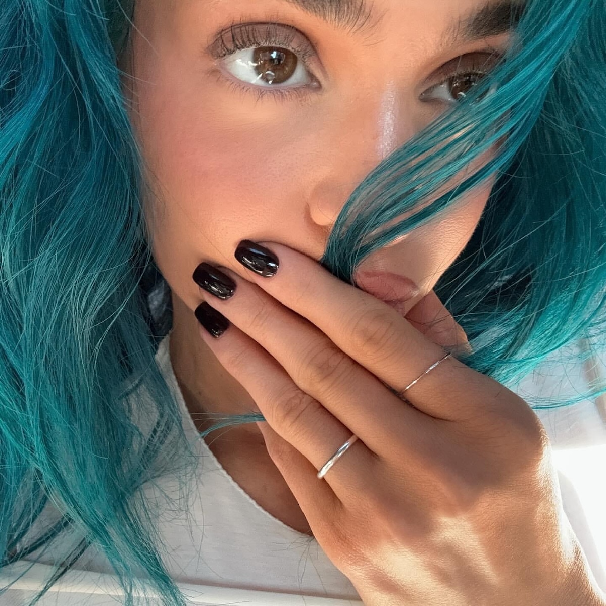 凱莉詹納 (Kylie Jenner) 穿著 OPI 的 2024 年《林肯公園天黑後》。