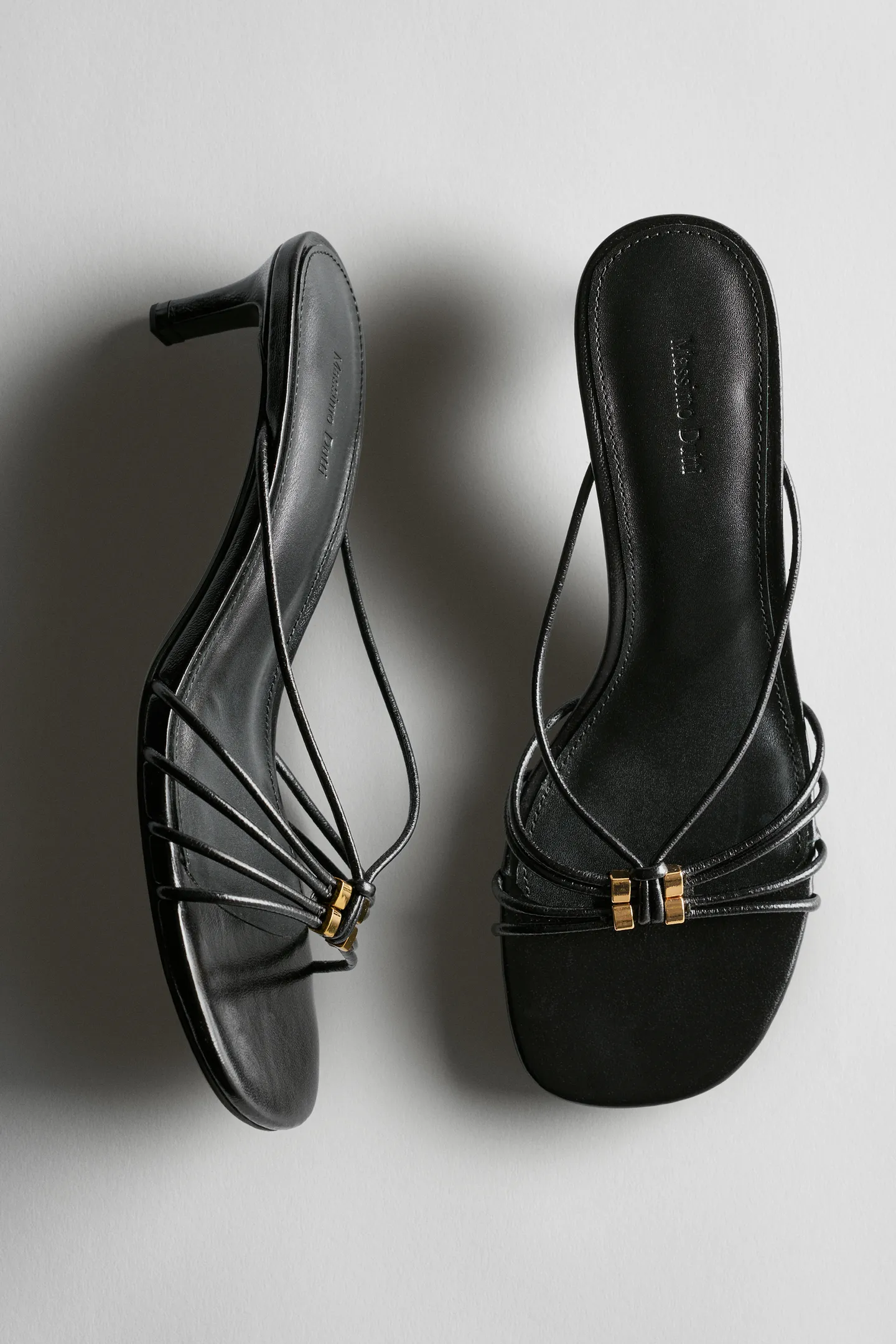 Massimo Dutti，裝飾細節繫帶高跟涼鞋