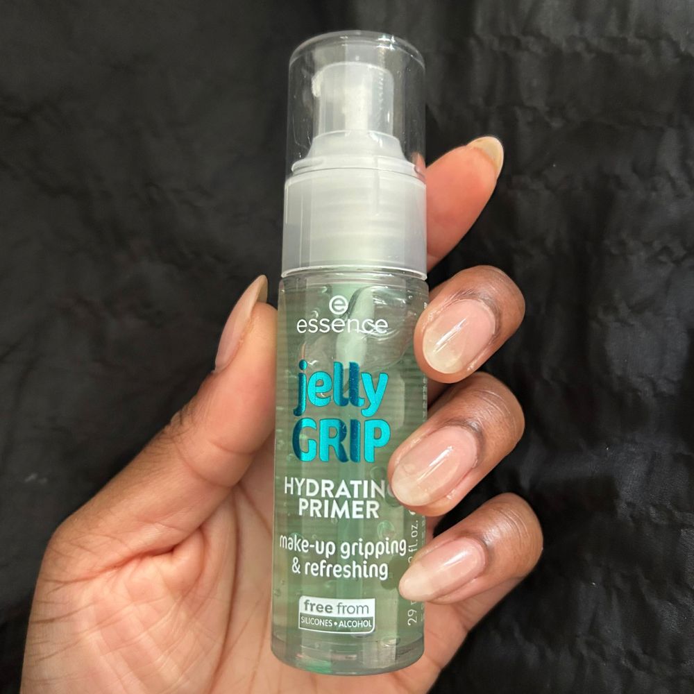 Essence 的 Jelly Grip 保濕底漆的特寫鏡頭