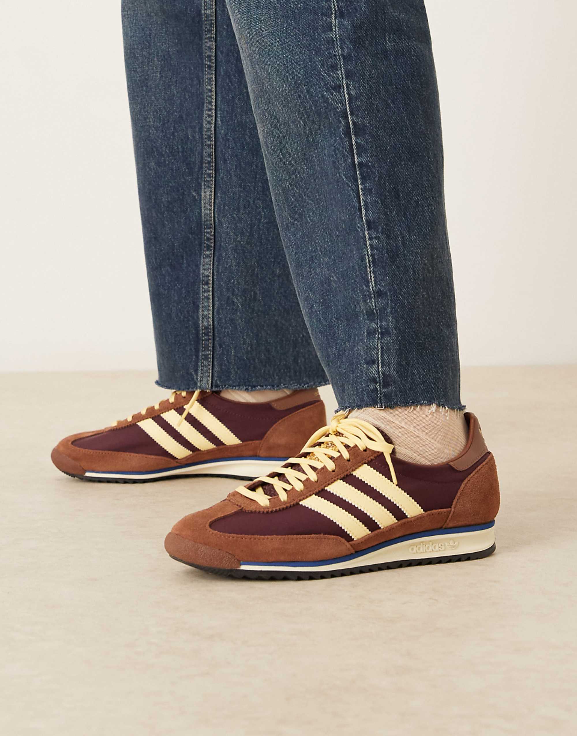 Adidas Originals Sl 72 Og 棕色和黃色運動鞋