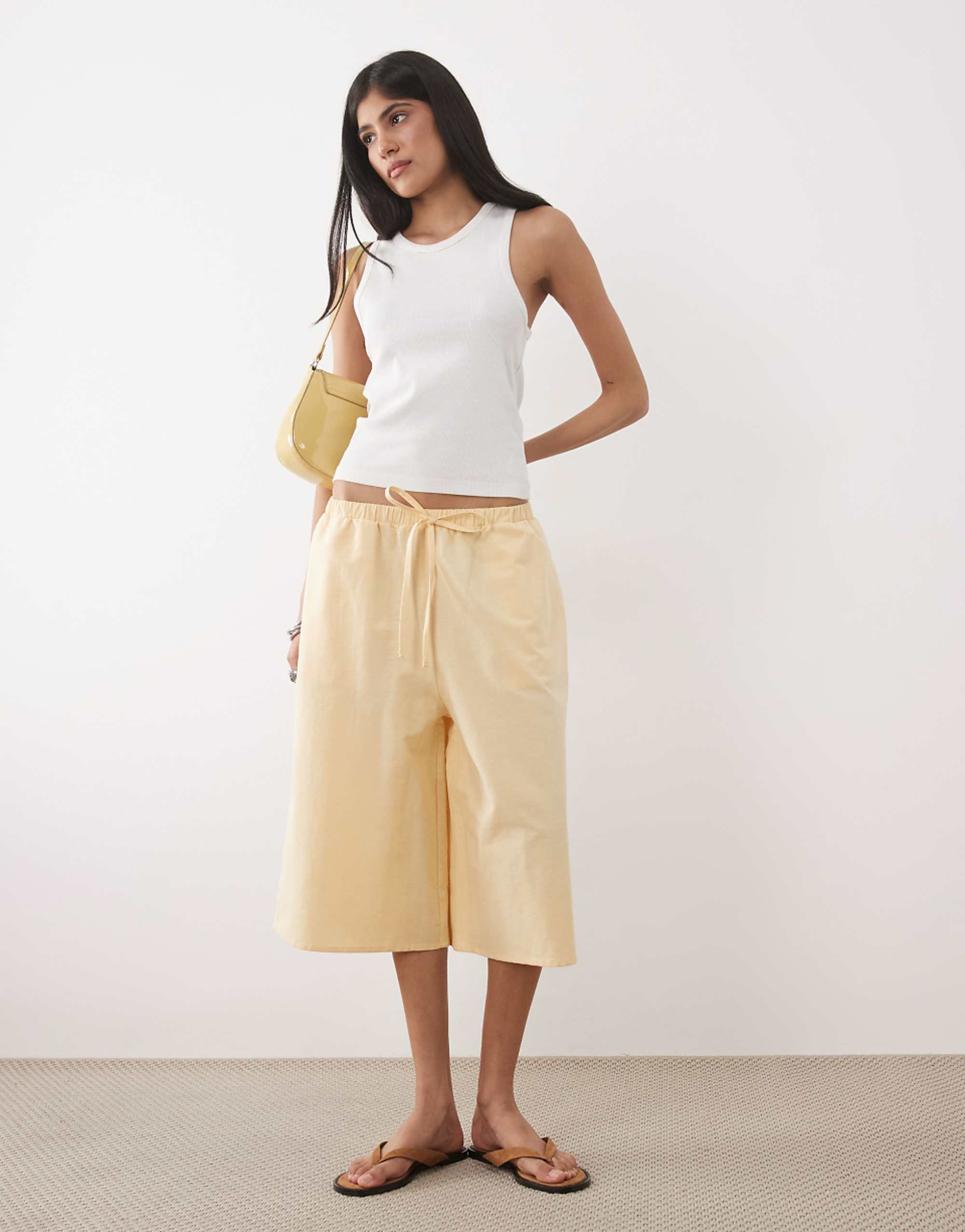 Asos Design 長版酪乳亞麻百慕達短褲