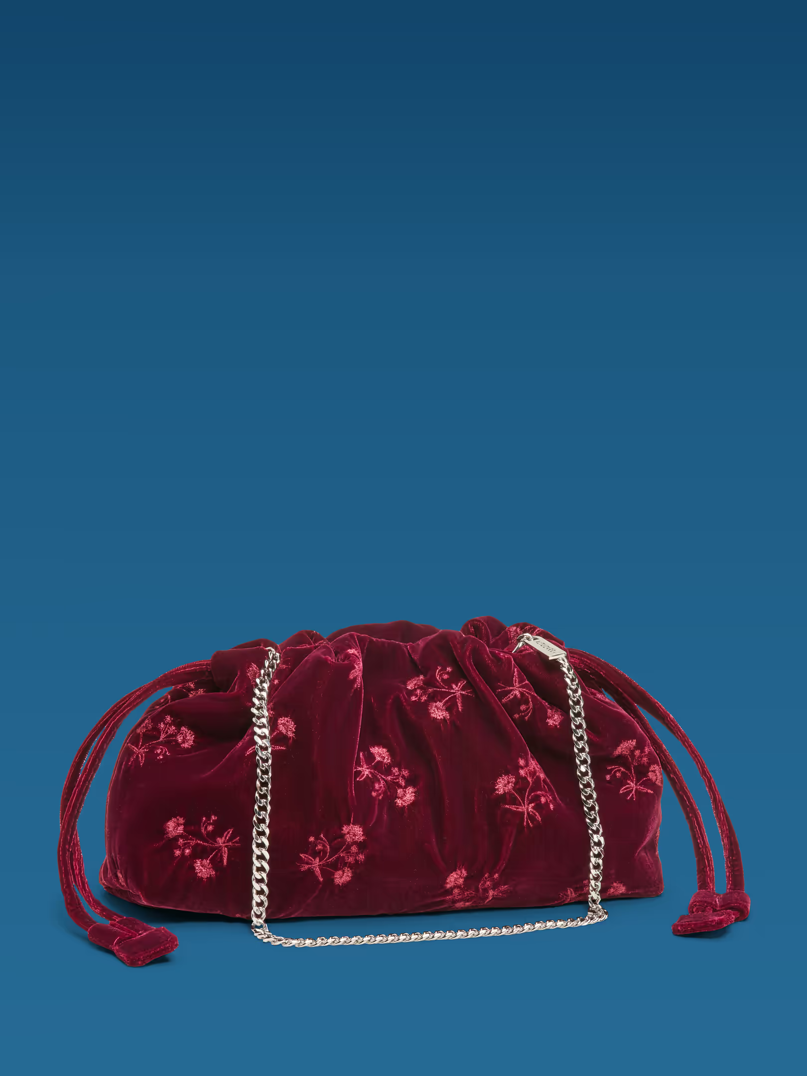 Old Navy X Altuzarra ，天鵝絨抽繩長方形包