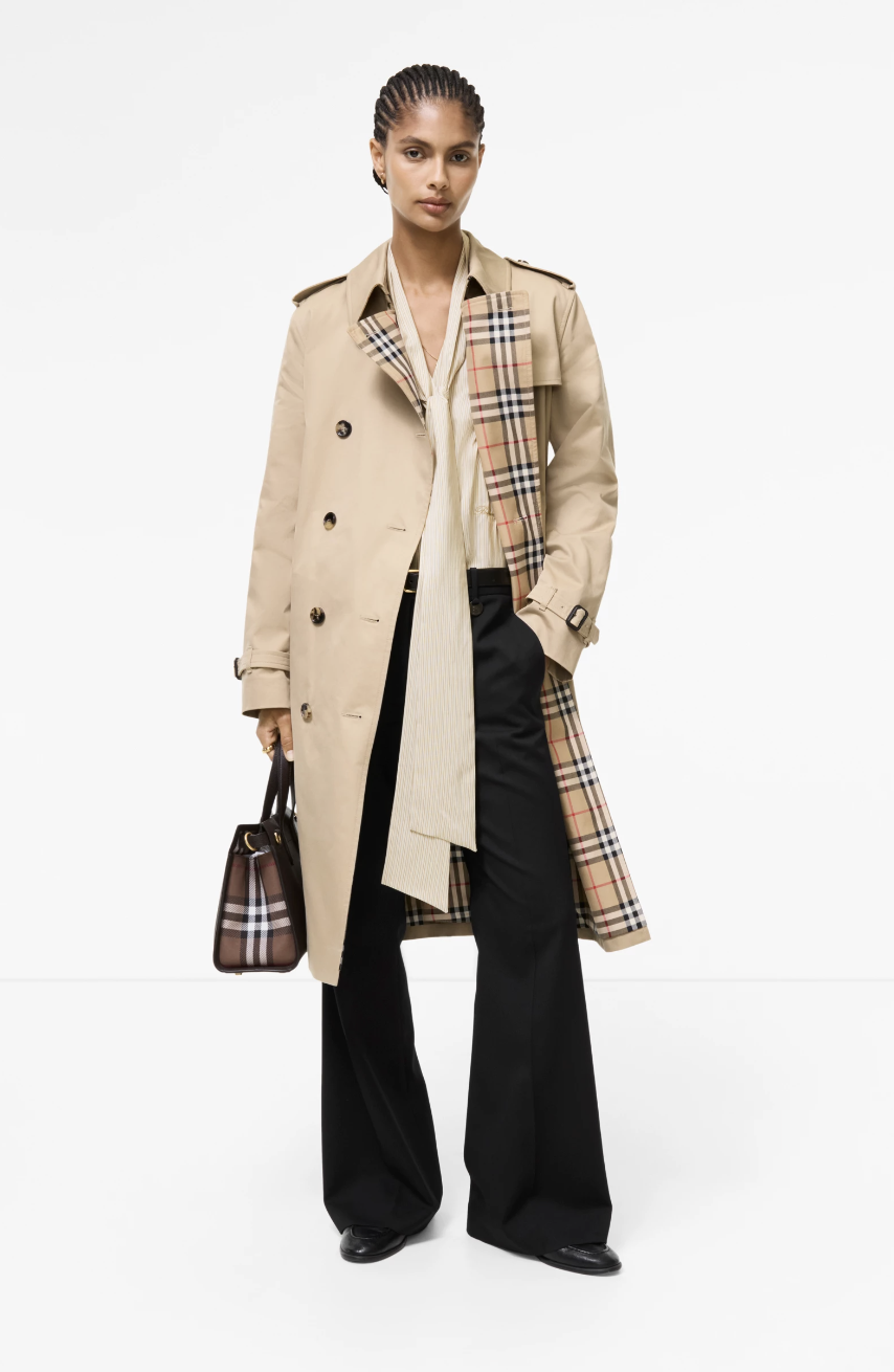 Burberry，蜂蜜米色長華達呢 Lakefield 風衣