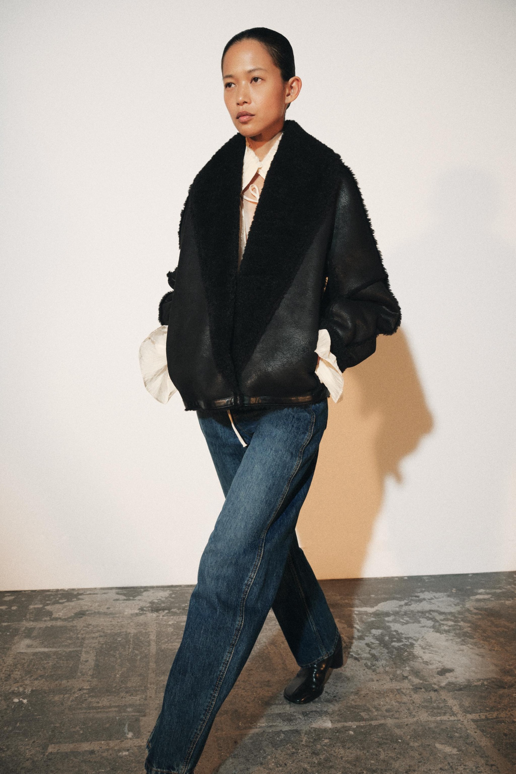 ZARA，ZW 系列人造毛皮夾克