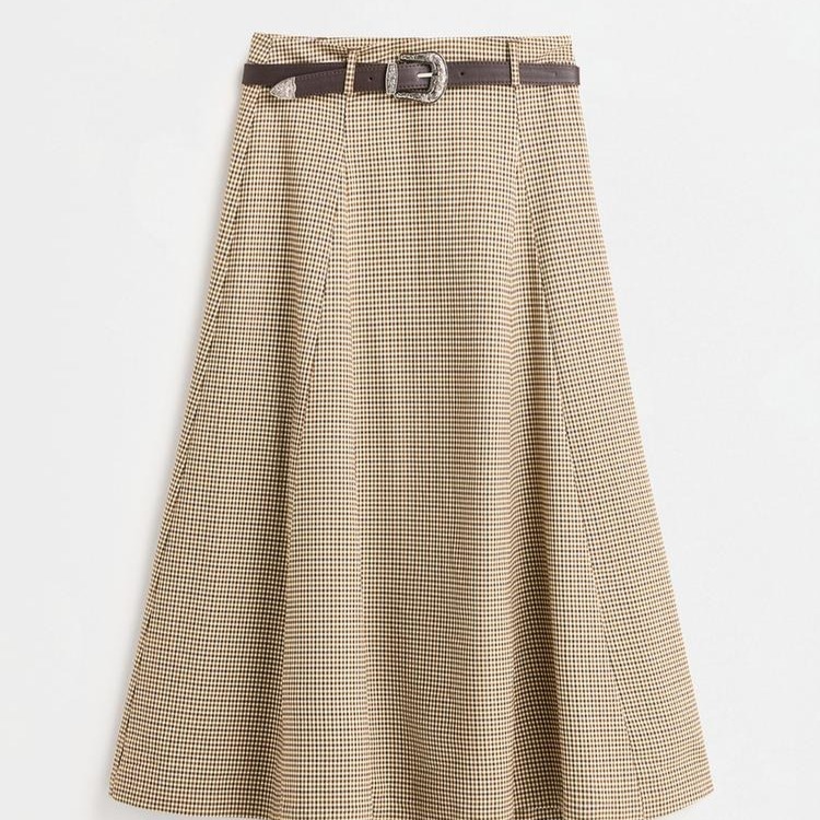 Falda midi capa