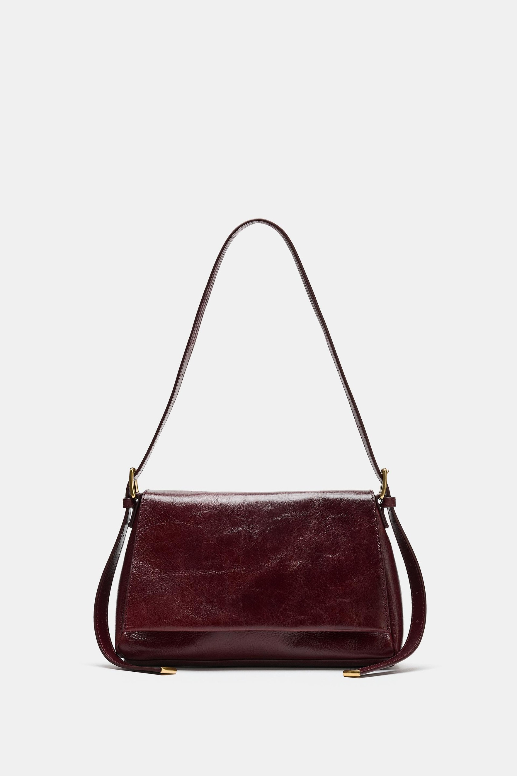 ZARA，皮革翻蓋肩背包