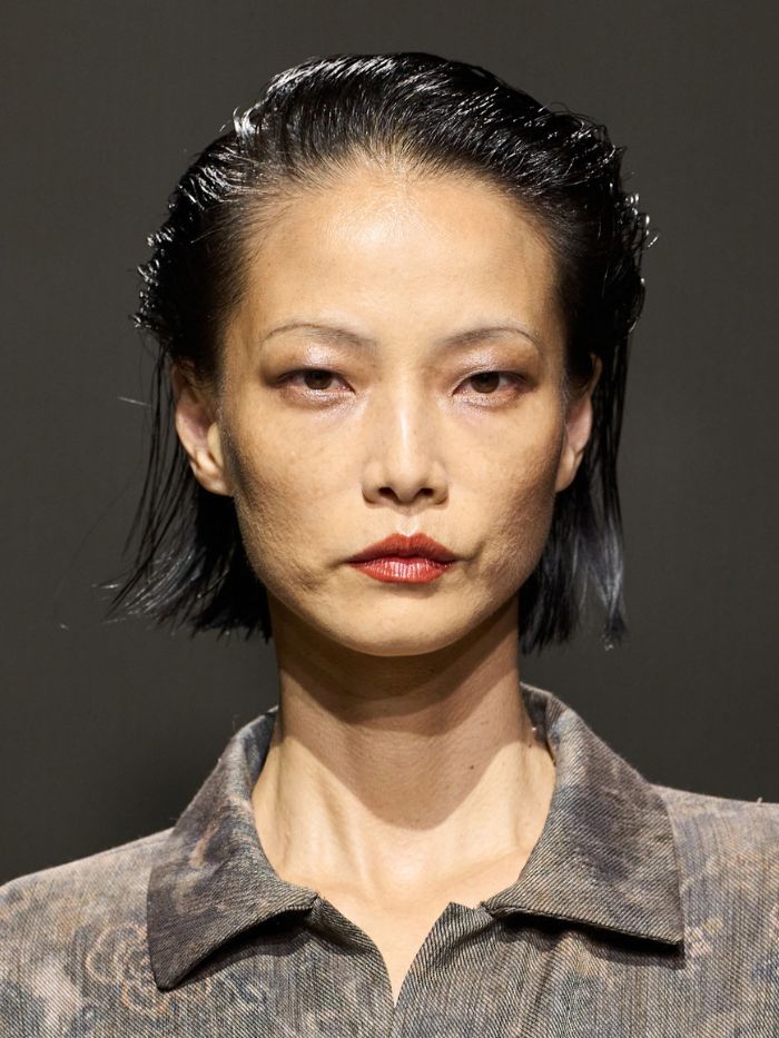 模特兒在 Petra Fagerstr&ouml;m S/S 27 秀場上行走