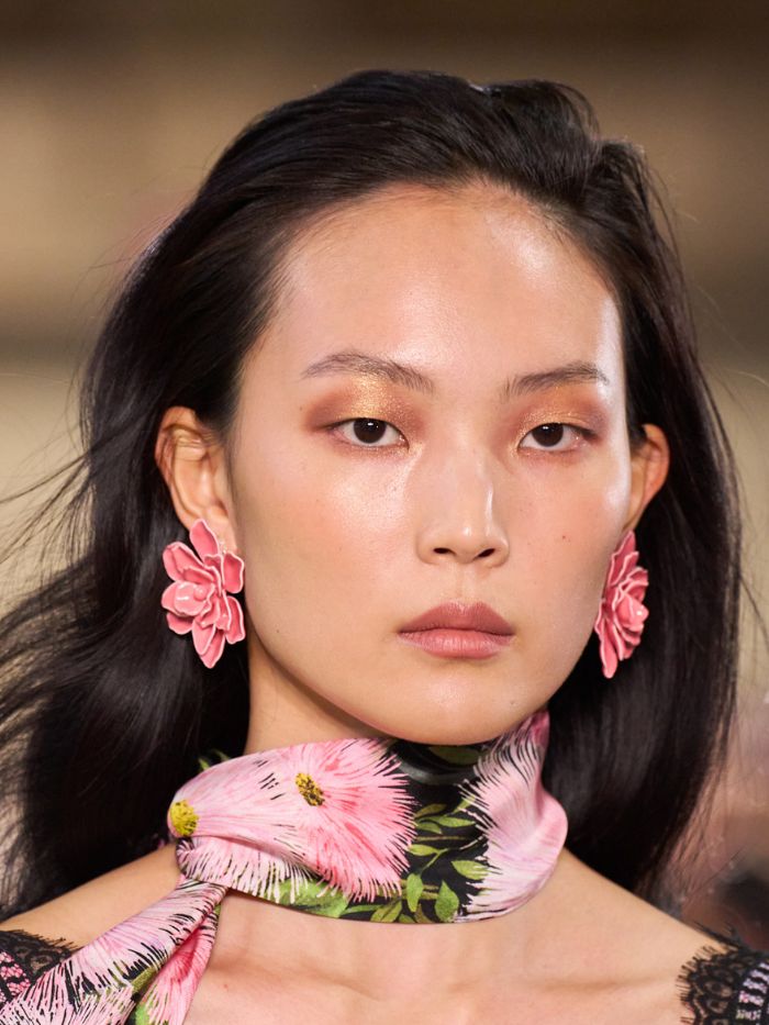 Carolina Herrera 27 春夏秀場上模特兒的特寫