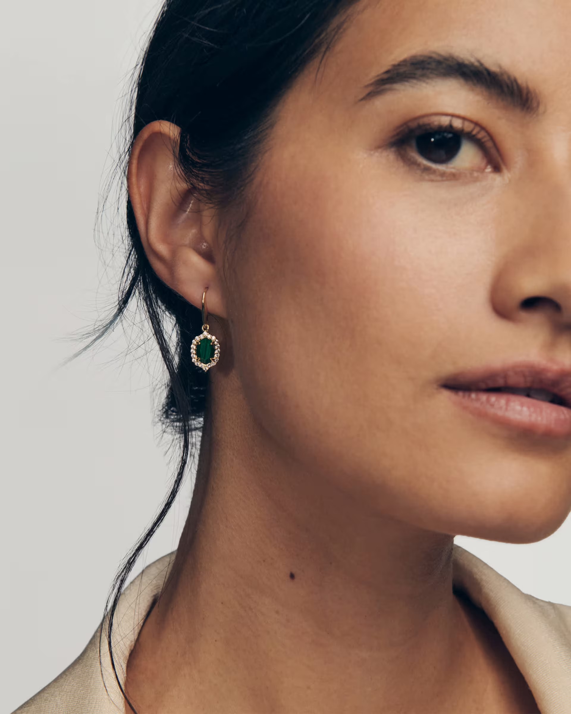 Kendra Scott，達芙妮水晶框金色吊式耳環
