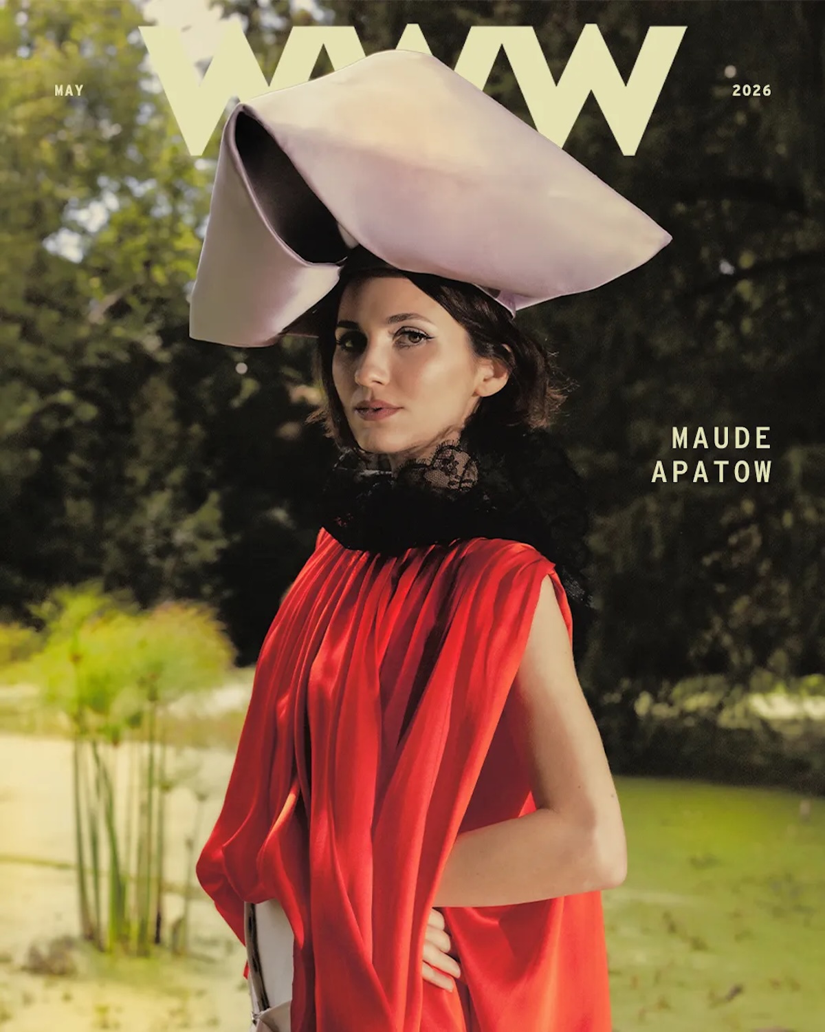 莫德阿帕圖 (Maude Apatow) 登上《Who What Wear》的數位封面。