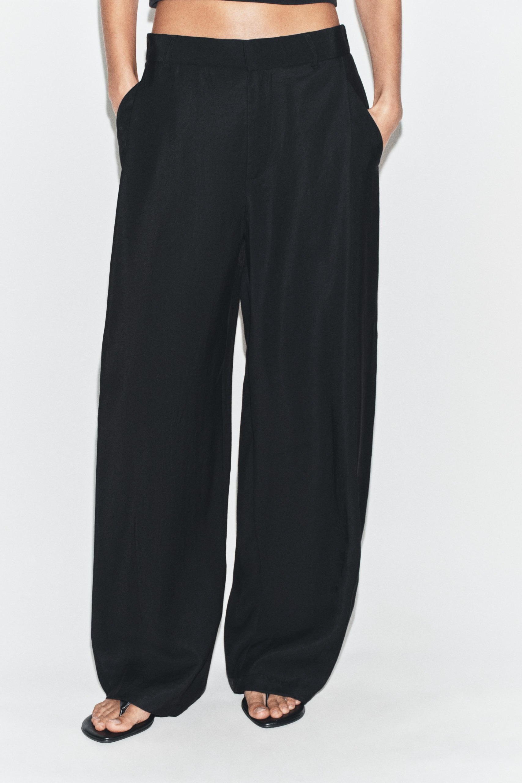ZARA，飄逸褶襉褲