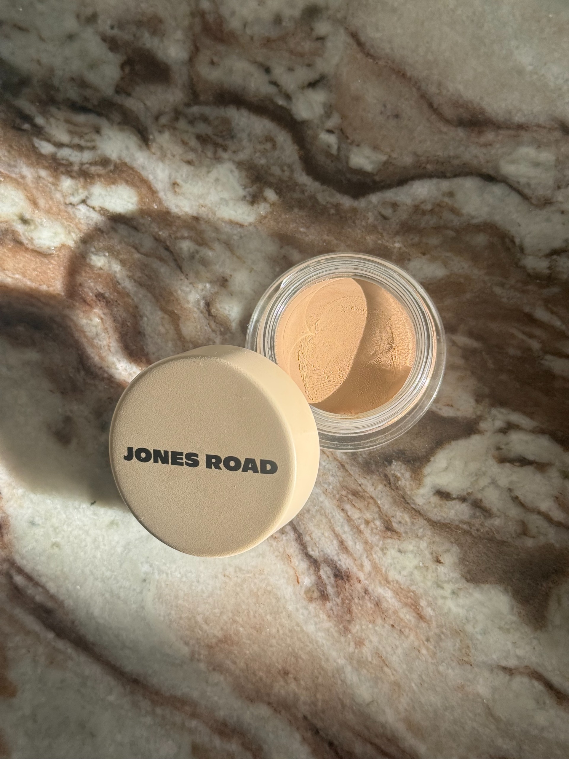 Jones Road Wide Awake 遮瑕膏，色號 3W