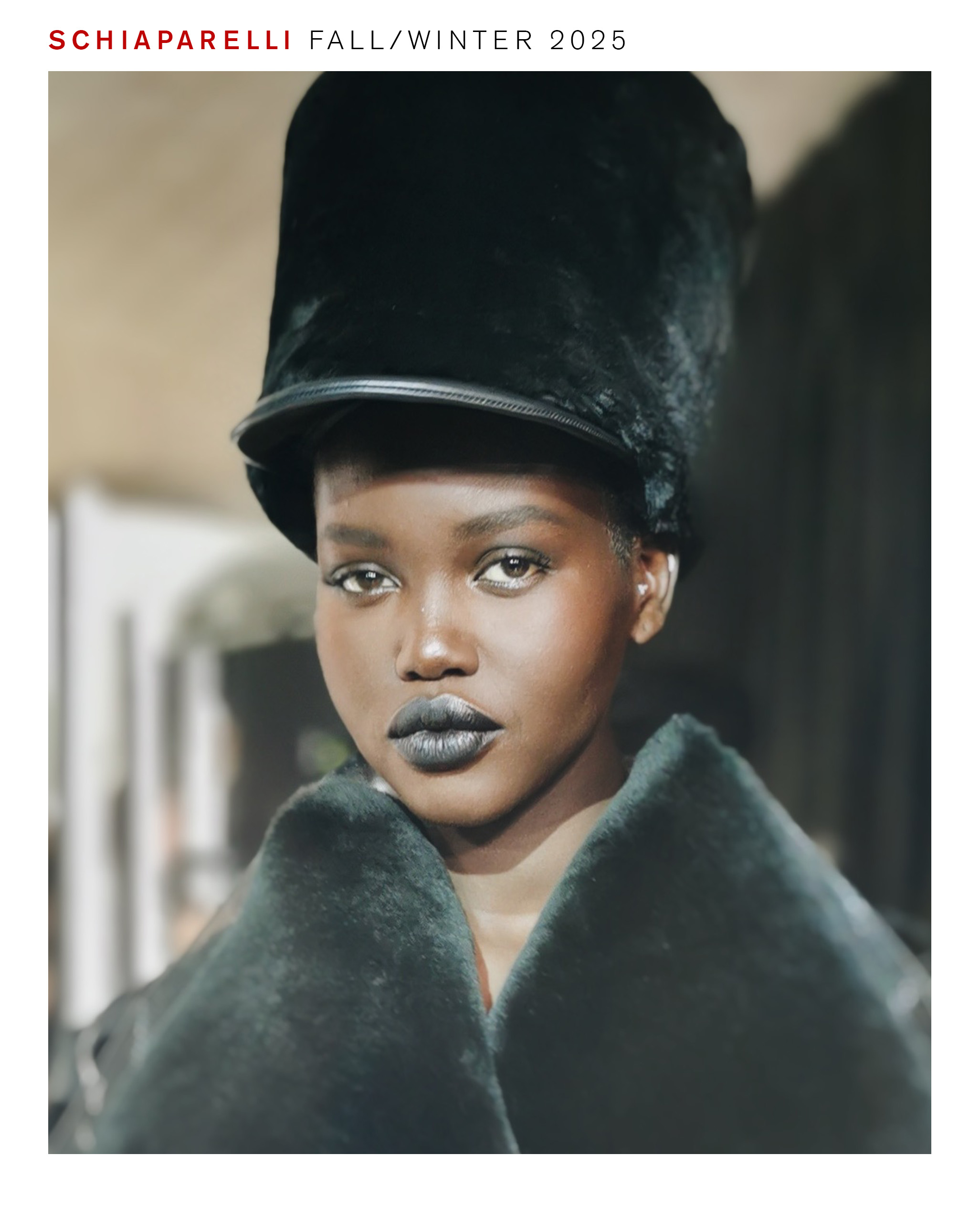 模特兒在 Schiaparelli 2025 秋冬秀場上使用 Pat McGrath 妝容。